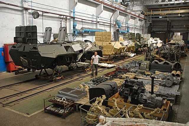 Чиновники Николаевского бронетанкового завода на 1,4 млн. грн «переоценили» ремонт техники