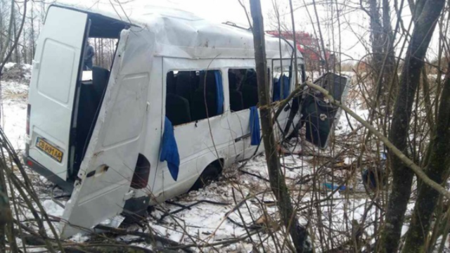 В Черниговской области в результате ДТП пострадали 17 пассажиров маршрутки