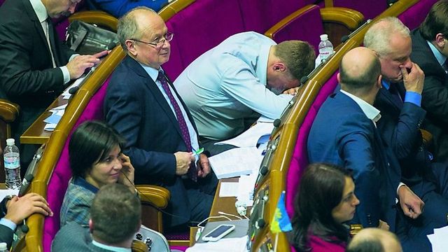 Бюджет 2017. Сколько украинцев лишатся работы из-за новых законов