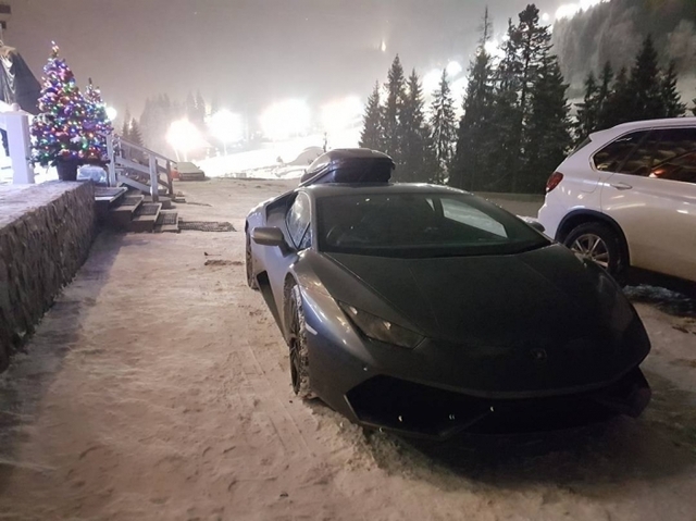    ,      "Lamborghini"