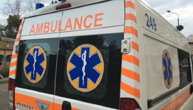 Масштабное ДТП в Киеве: автомобиль сбил на переходе двух школьников