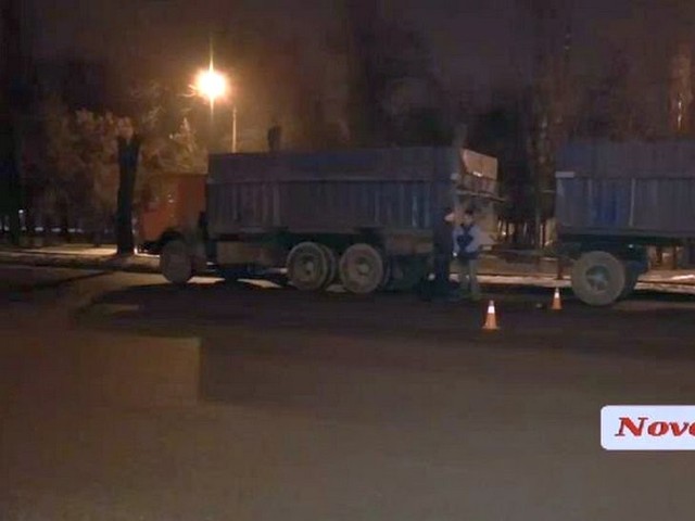 У Миколаєві вантажівка переїхала чоловіка, якого збив інший автомобіль