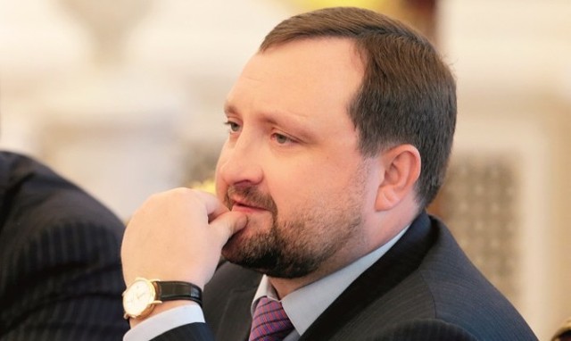 Арбузов пытается вывести из-под ареста сотни миллионов