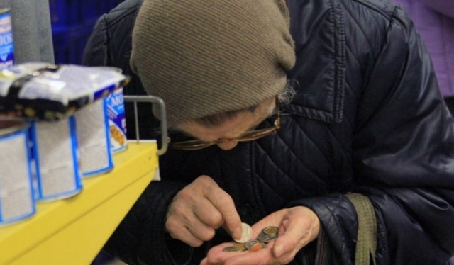 Уряд заборгував українцям два мільярди