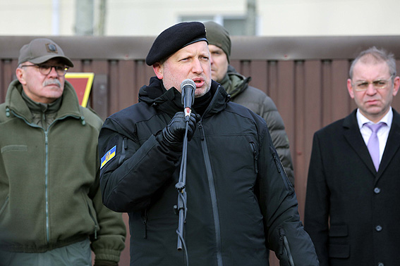 На Київщині Олександр Турчинов та Арсен Аваков перевіряли озброєність Нацгвардії