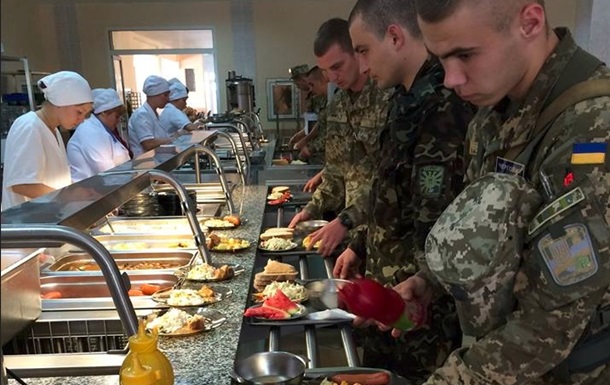 Армии разрешили самостоятельно закупать продукты