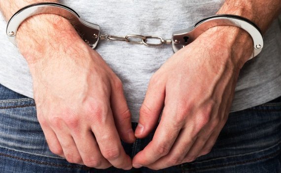 На Киевщине девушка заставила убегать вооружённого грабителя