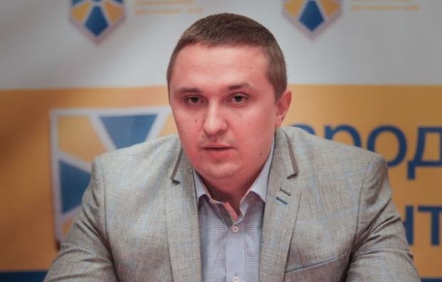 Депутат Кодола із "Народного фронту" забрав подарований перед виборами дитмайданчик