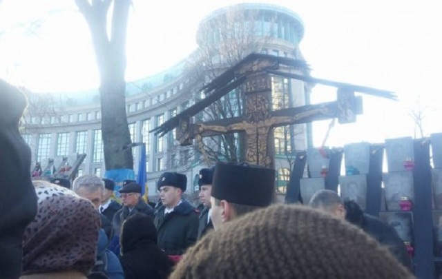 Прощание с бойцом АТО "Козаком" потрясло Украину: люди не могут сдержать слез