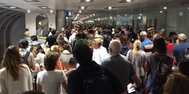 Сбой в компьютере вызвал гигантские очереди в американских аэропортах