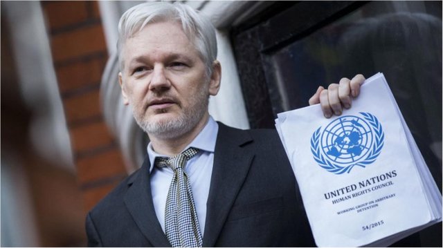 Основатель WikiLeaks обвинил Обаму в попытке делегитимизировать победу Трампа