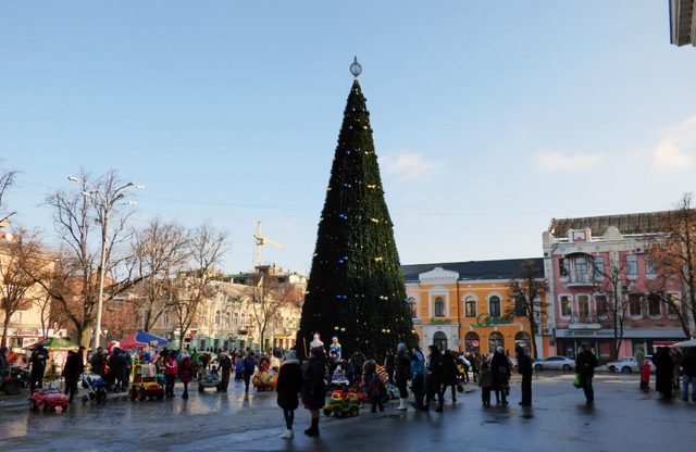 1 січня з Театральної площі Полтави двох чоловіків доставили до реанімації — обидва померли