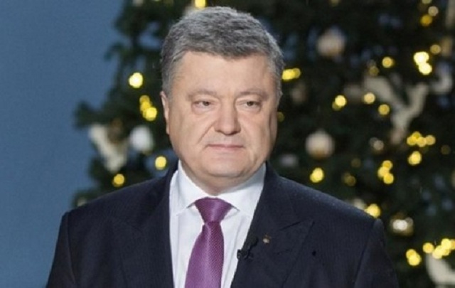 О новогоднем обращении Порошенко: обманывать народ все время не получится