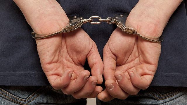 СБУшник вместе с бандой рэкетиров склоняли львовян к участию в контрабанде наркотиков