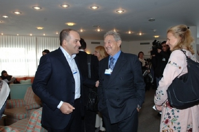 В Фонде Сороса отреагировали на предложение Пинчука отдать Крым России