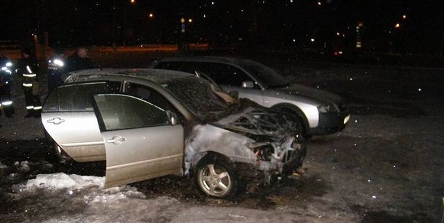 В Николаеве пытались совершить массовый поджог авто