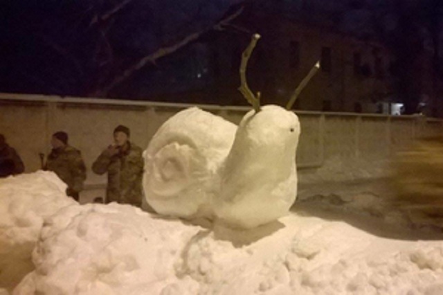 Командир всегда трезв: подробности скандала со снежными улитками в армии