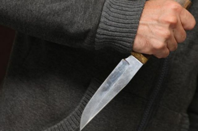 Вор-взяточник устроил поножовщину в киевском супермаркете