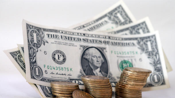 Украинцев ждут тяжелые месяцы: эксперт рассказал, что будет с курсом доллара