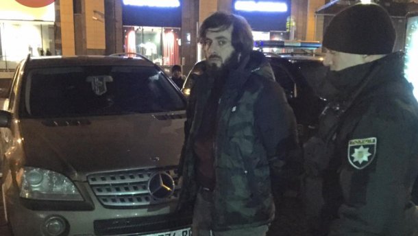 Озброєних грузин з посвідченнями чеченського батальйону затримали у Києві