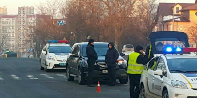 В Киеве водитель сбил трех детей