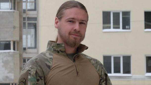 Российского неонациста, который отрезал уши украинским бойцам, депортировали из Норвегии