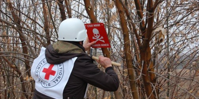 На Луганщине на мине подорвался гражданский