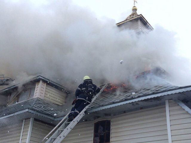 В Львовской области запылала деревянная церковь XІX века