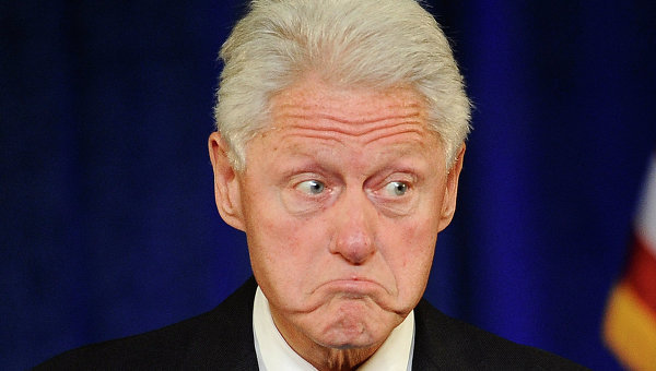 Сальный взгляд Билла Клинтона на инаугурации Трампа стал хитом в сети. Видеофакт