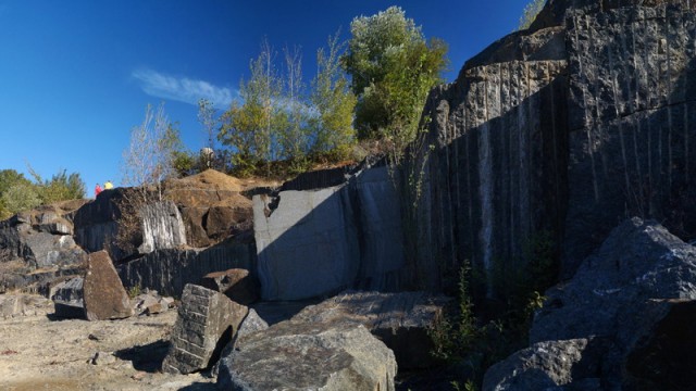 Экс-замглаву СНБО лишили гранитного карьера