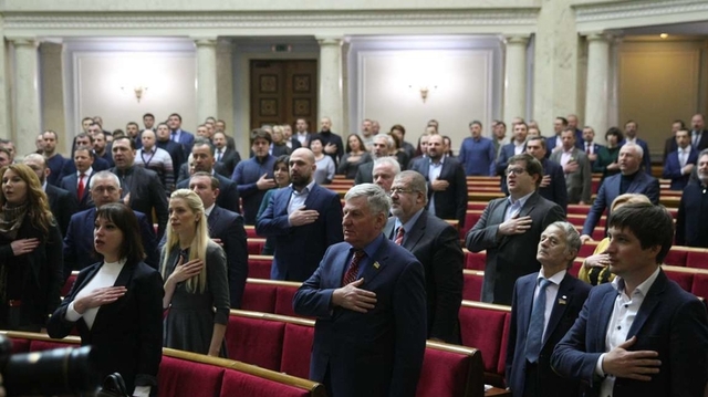 "Внесли закон про мову... Скажите честно: кто и что опять собрался украсть"