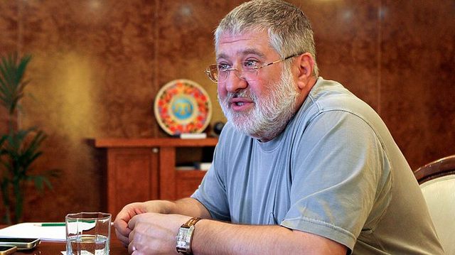 Коломойский переписал АЗС на кассира