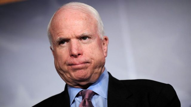 "Путин - убийца и бандит, а США его враги": Маккейн обратился к Трампу