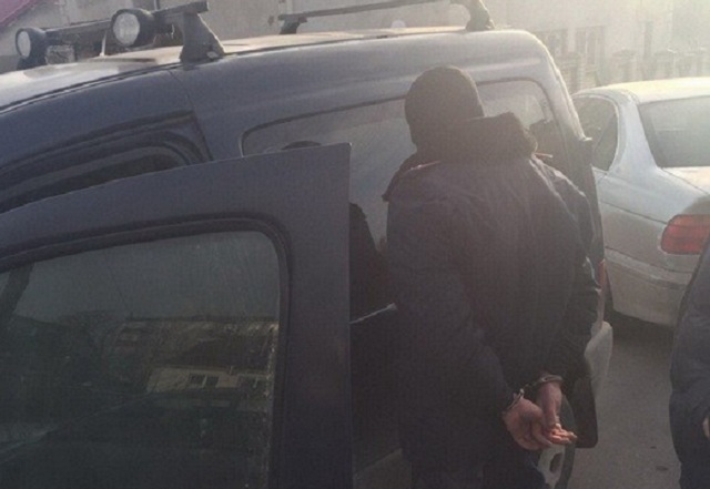 Тернопольский участковый обещал вернуть авто за взятку