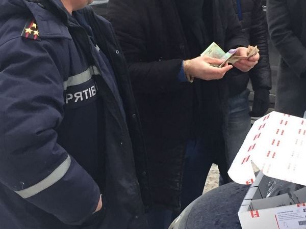 На Дніпропетровщині СБУ затримала на хабарі двох полковників ДСНС
