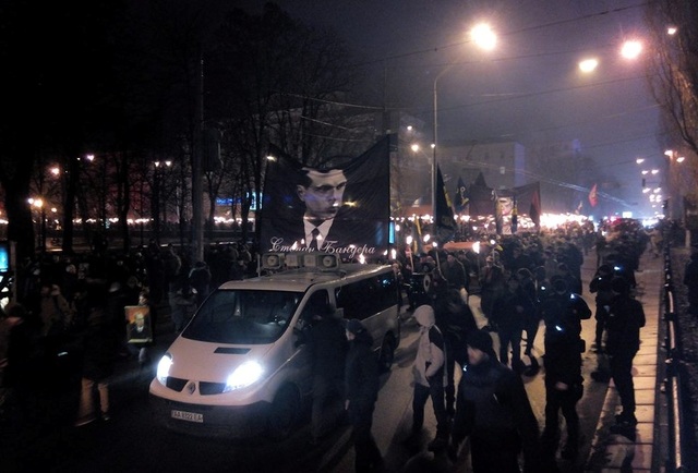 На факельному марші на Донбасі стався вибух