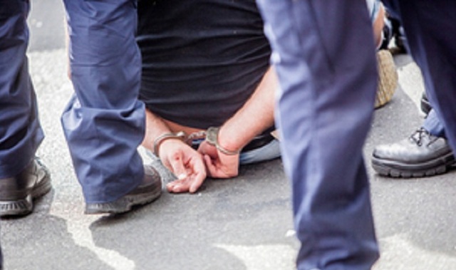 Под Киевом из здания полиции выбросился мужчина