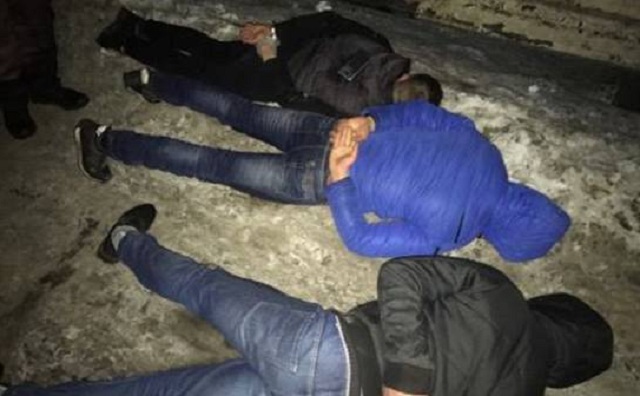 Под Киевом вооруженная группа планировала устроить самосуд над вором