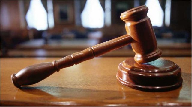 В Киеве суд арестовал женщину, оставившую в квартире малолетних детей на 9 дней