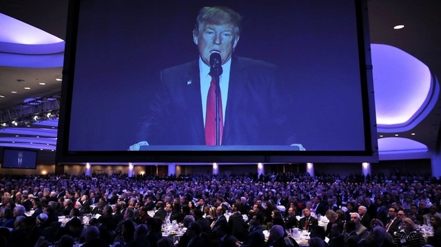 Тимошенко явилась на завтрак к Трампу с косой и при погонах