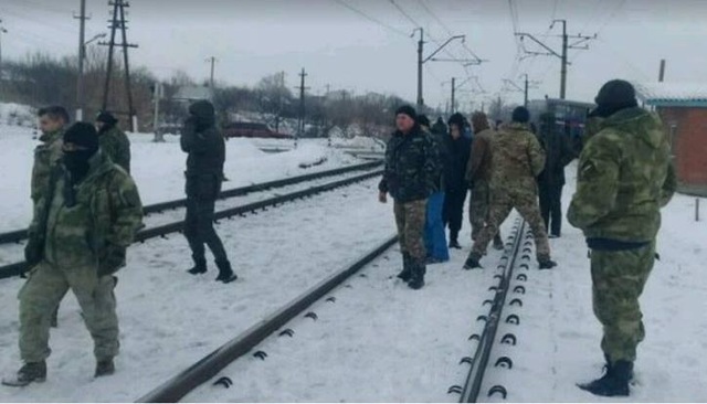 Зброю в обмін на полонених?.. Шокуючі зізнання залізничників