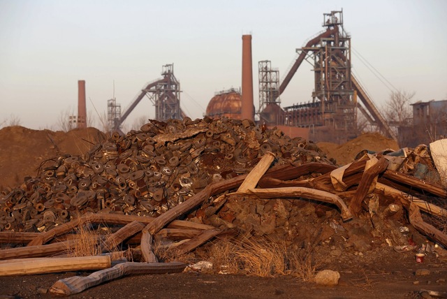 Боевики режут Донбасс на металл