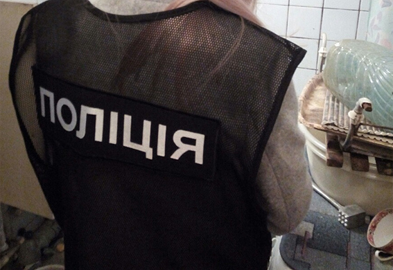 На Київщині пенсіонер тиждень жив із тілом убитої дружини