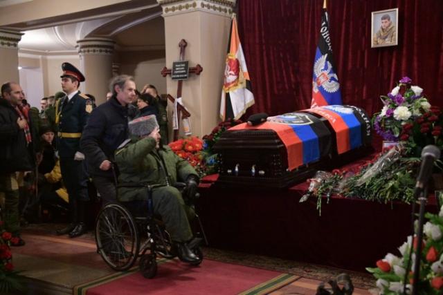 В «ДНР» сообщили о 4-тысячной очереди желающих проститься с «Гиви»: Местные опровергают