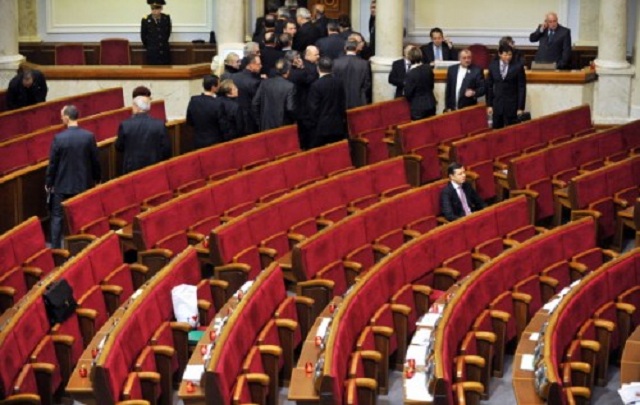 Олігархічний парламент та некомпетентний прем’єр-міністр України