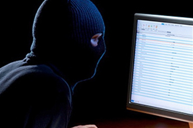 «Война» с кибермошенничеством: Что нужно знать о «фишинг», «вишинг» и «кеш-треппинг»?