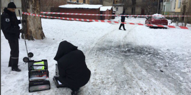 Во Львове мужчина взорвал гранату во дворе многоэтажки