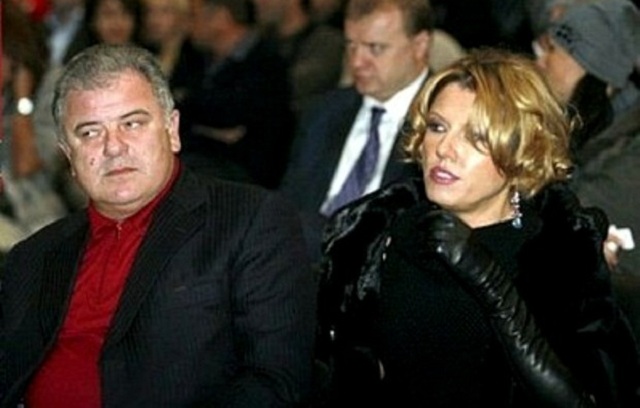 Дружина колишнього депутата-комуніста використовує бандитів для вибивання боргів