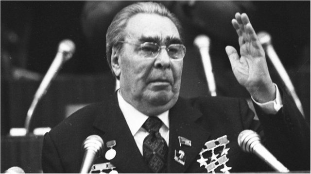 32% россиян считают, что жить при Путине лучше, чем при Брежневе - опрос