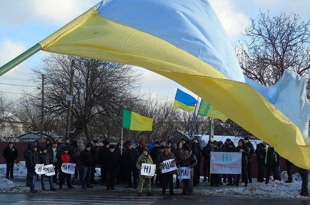 Сьогодні люди зупинили кортеж Порошенка біля Конча-Заспи